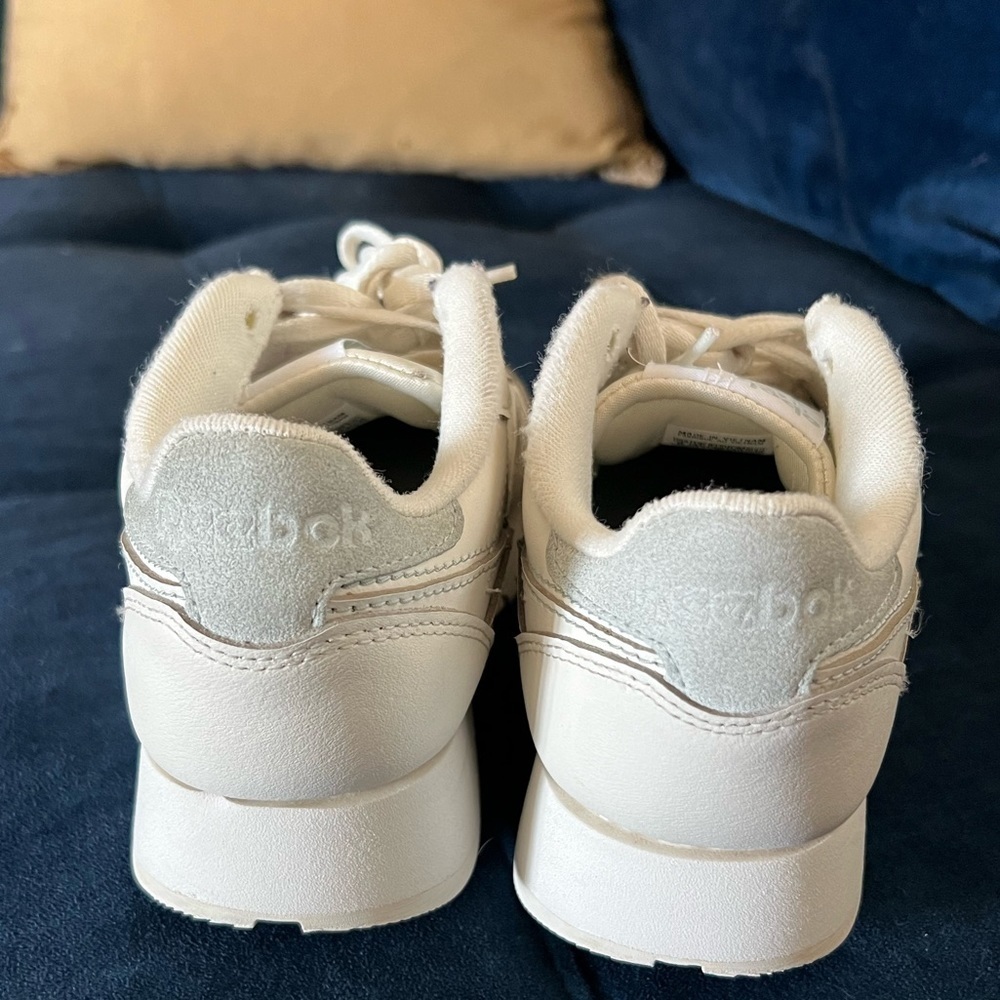 Reebok Classic Leather "Chalk/Chalk/Sea Grey" Women's Shoe **New** - Picture 6 of 9